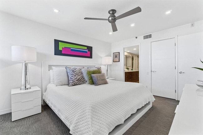 Building Photo - 2707 N Ocean Blvd