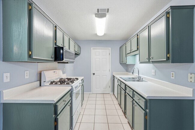 Building Photo - Home in Benton