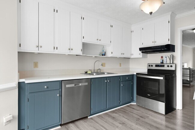 Building Photo - 1204 Palmerton Dr
