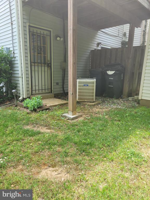 Building Photo - 11425 Honeysuckle Ct