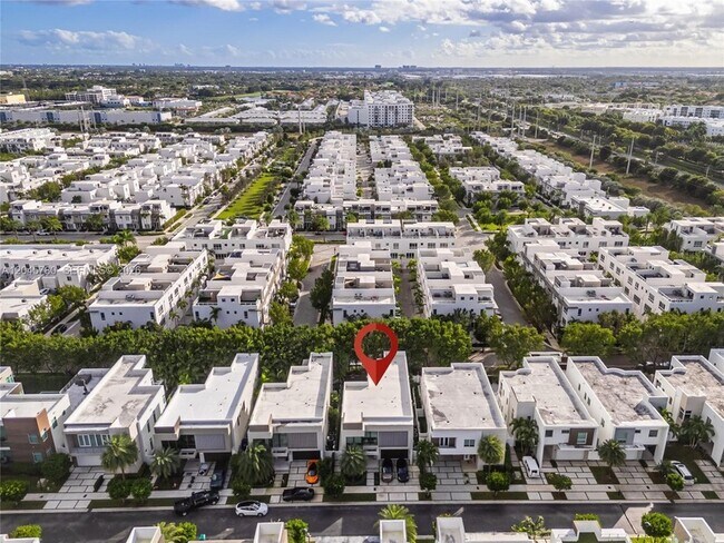Building Photo - 10540 NW 67th Terrace