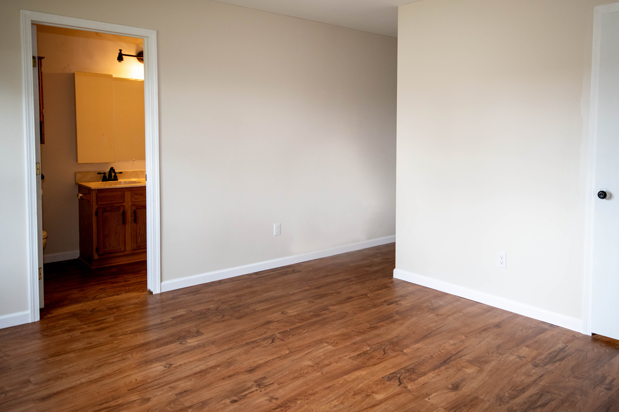 Building Photo - 140 Pierre Pl