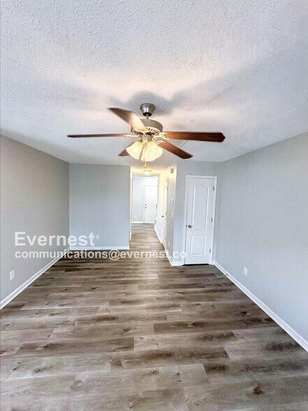 Building Photo - 8573 Thomas Rd
