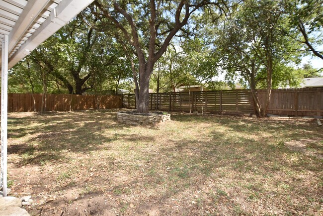 Building Photo - Wonderfully updated home South Austin with...