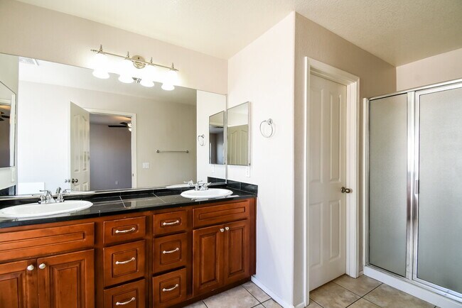 Building Photo - 5819 E Harmony Ave