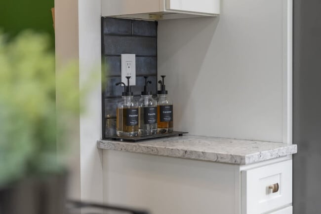 Building Photo - 4040 W 158th St