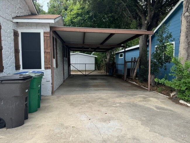 Building Photo - Gorgeous 3/2 Home Available for Lease!