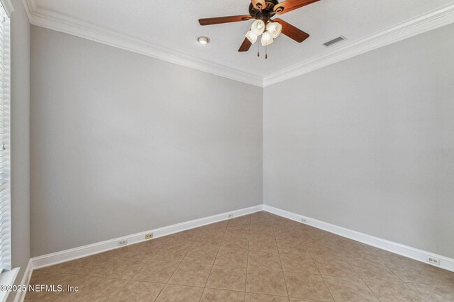 Building Photo - 263 Stonewell Dr