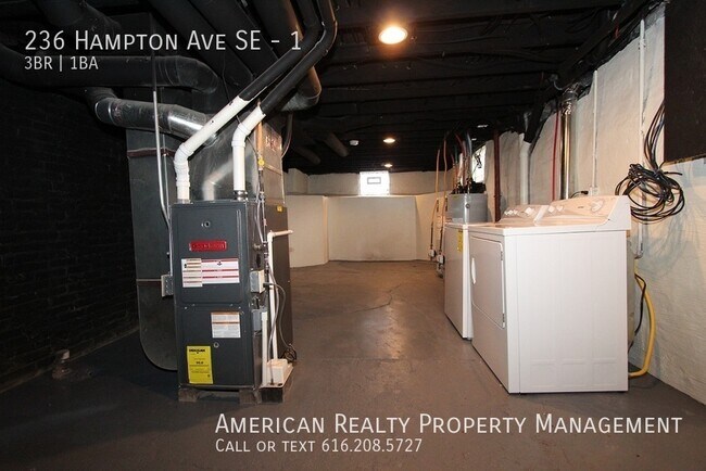 Building Photo - 236 Hampton Ave SE
