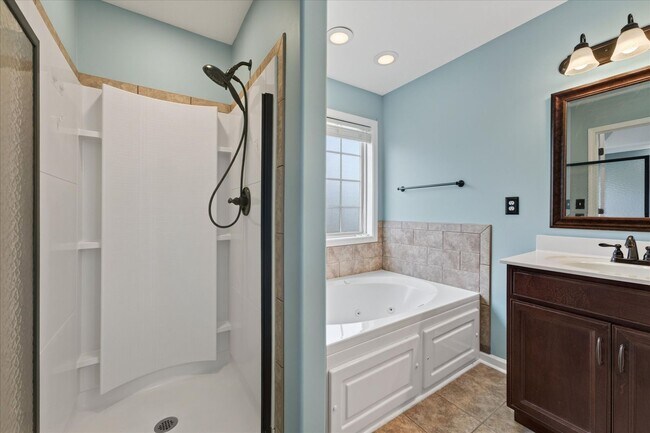 Building Photo - 3739 Tradewinds Terrace