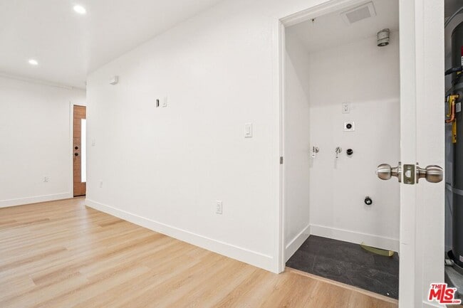 Building Photo - 312 N Coronado St
