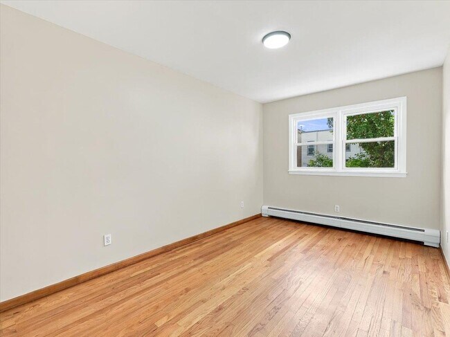 Building Photo - 89 Bleecker St