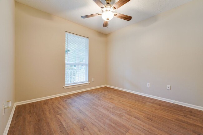 Building Photo - 21 E Brookberry Ct