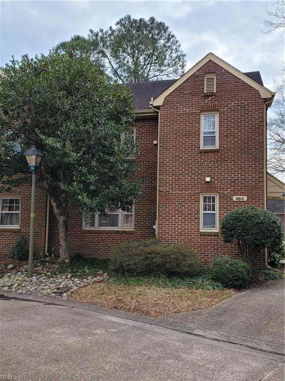 Primary Photo - 464 Westover Mews