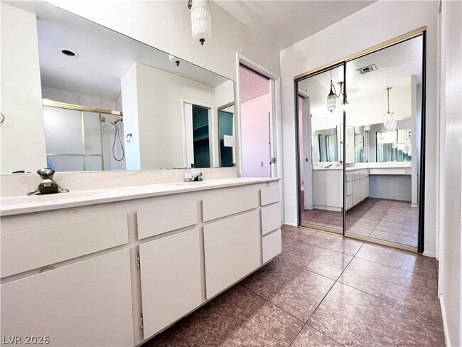 Building Photo - 5009 Mesa View Dr