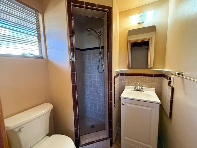 Building Photo - 1049 E 2nd Ave