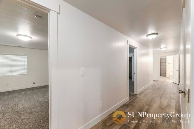 Building Photo - Beautiful Basement  Apartment In Riverton!