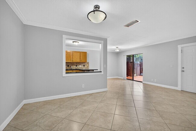 Building Photo - 1590 Forest Lakes Cir