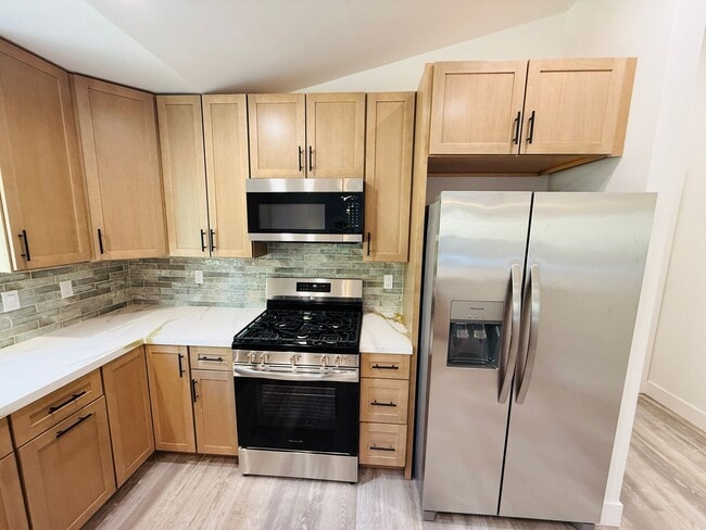 Building Photo - 1084 Dedi Ave