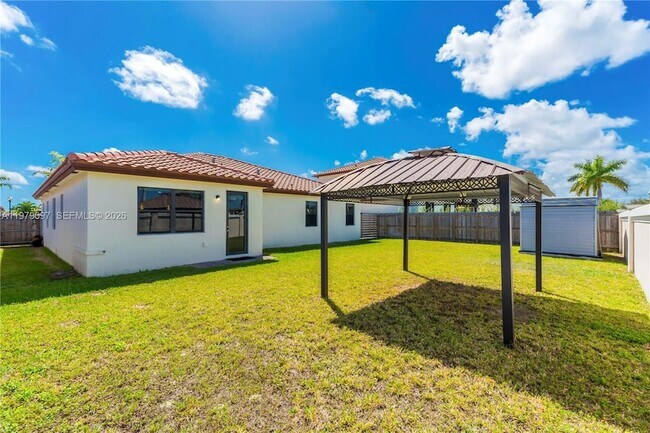 Building Photo - 2541 SE 1st St