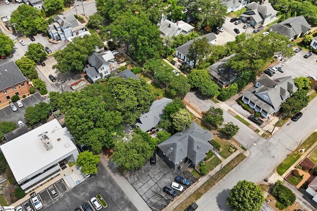 Building Photo - 3 Whitsett St