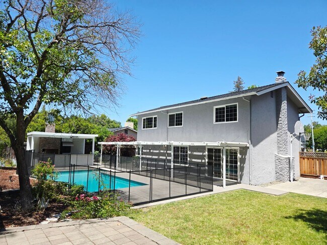 Building Photo - Stunning 4BD + Office Home with Pool in Li...