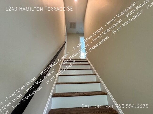 Building Photo - 1240 Hamilton Terrace SE