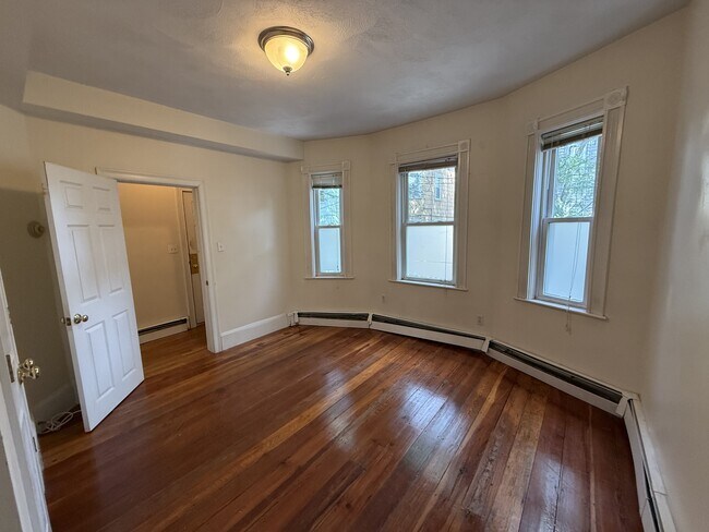 Building Photo - 12 Marcella St