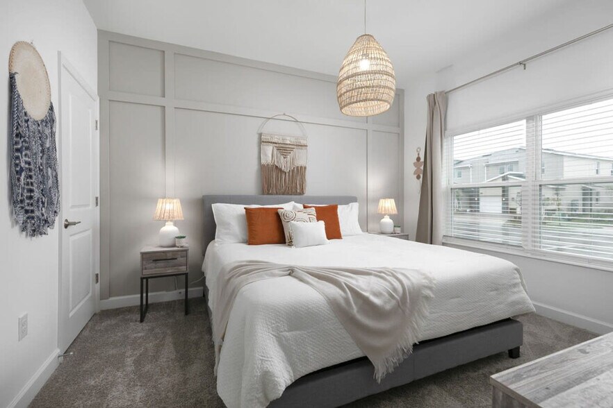 Building Photo - 994 Splash Shot Pl