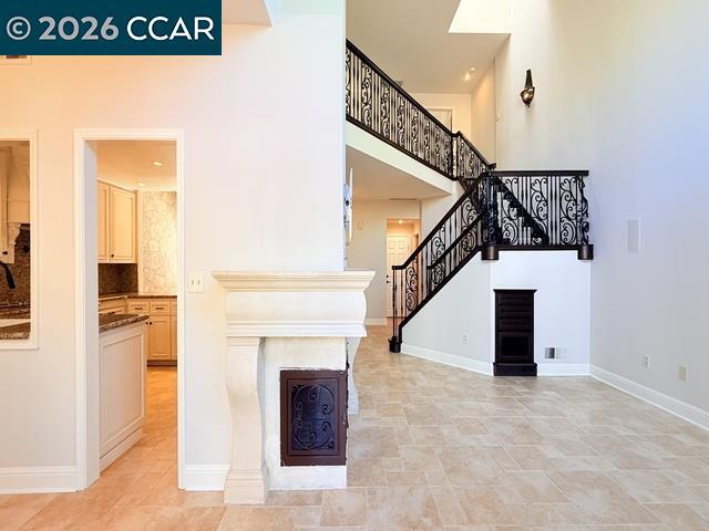 Building Photo - 6220 Lakeview Cir