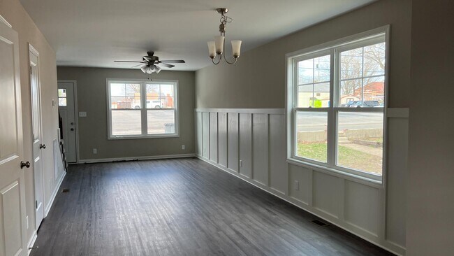 Building Photo - 724 Commerce St