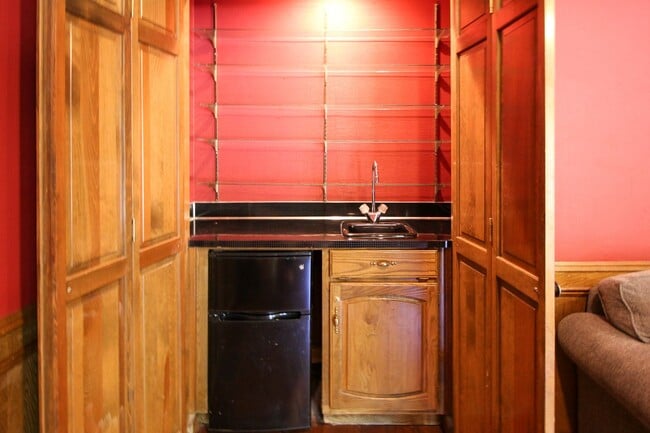 Building Photo - Space Galore In This Jenks South East Home!