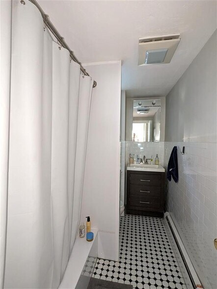 Building Photo - 28 Fairmount Ave