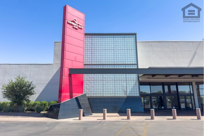 Building Photo - 6321 W Whitton Ave
