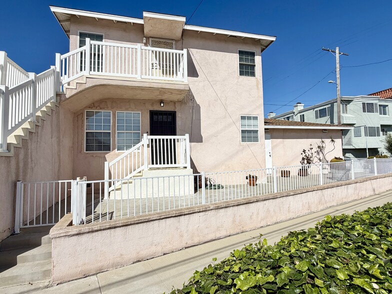 Building Photo - 982 W Hamilton Ave