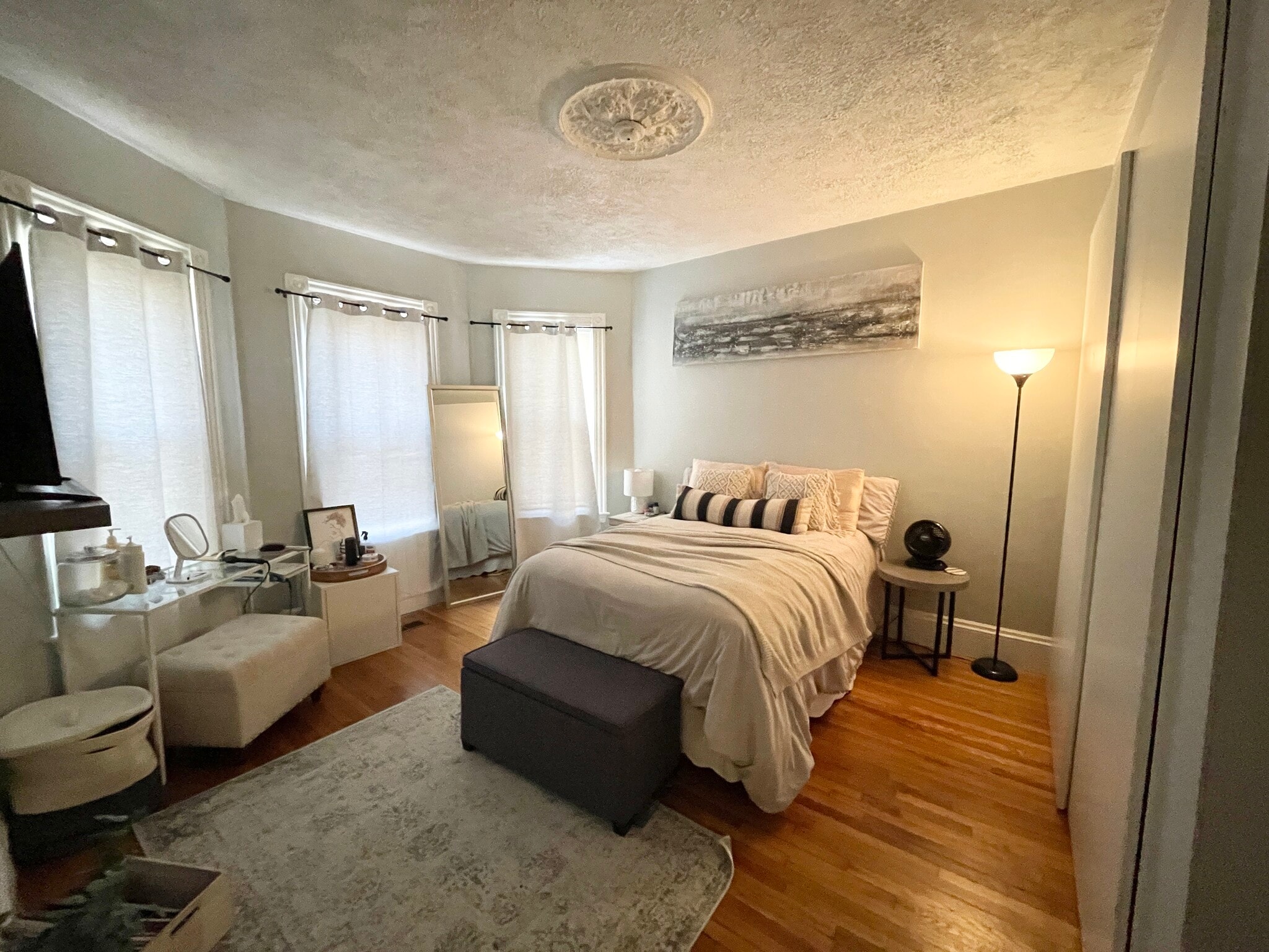 Building Photo - 24 Pond St