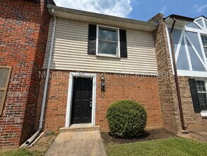 Building Photo - 809 Denton Cir
