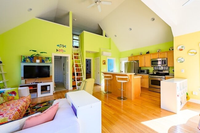 Building Photo - 7 White Pine Knoll