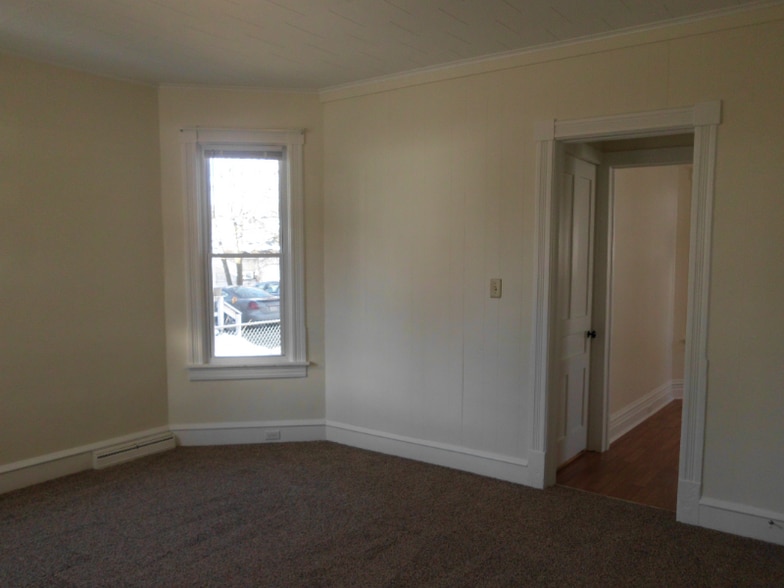 Building Photo - 205 E Pine St