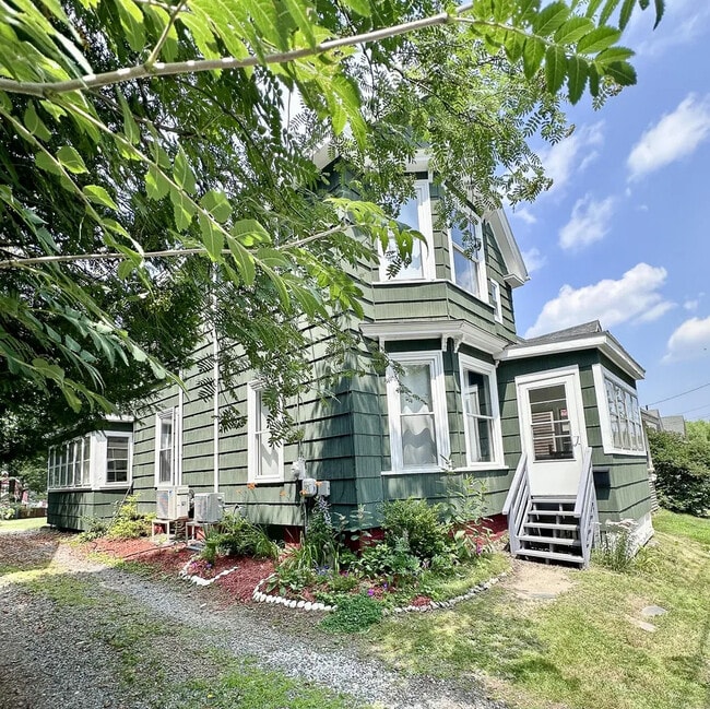 Building Photo - 21 Cottage St