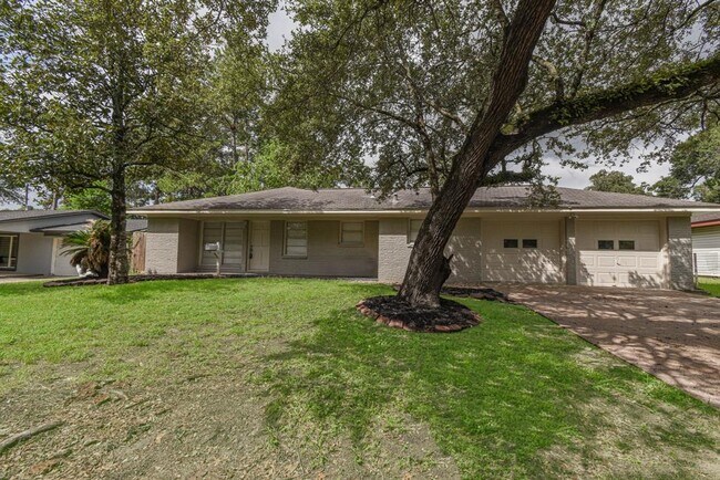 Primary Photo - 1509 N San Jacinto St