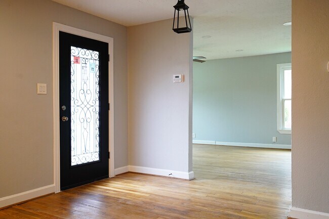 Building Photo - 3522 Rosedale St