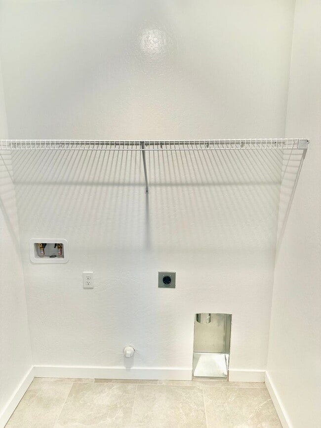 Building Photo - BRAND NEW 3/2.5 Lennar In Riverstone Community