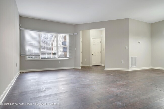 Building Photo - 44 Smock Ct