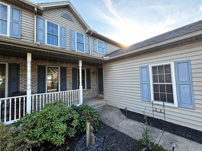 Building Photo - 15 Lenox Ct