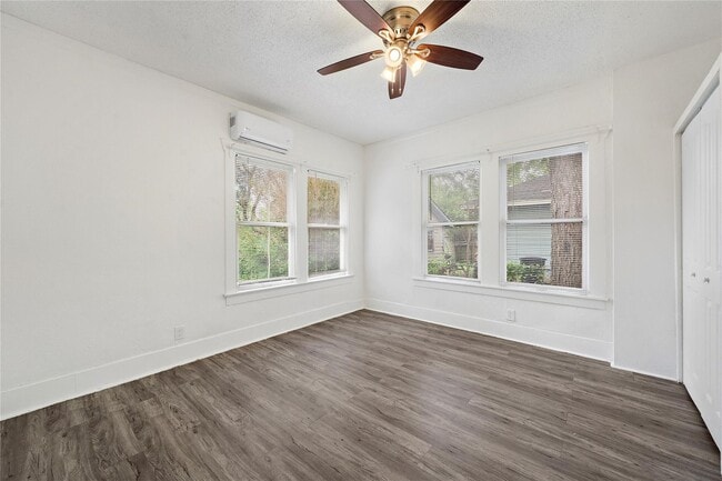 Building Photo - 1109 Gargan St