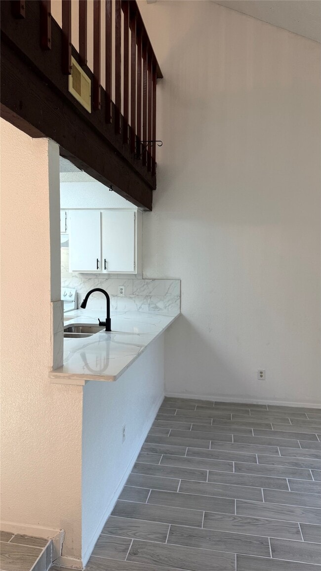 Building Photo - 12922 Wirevine Ln