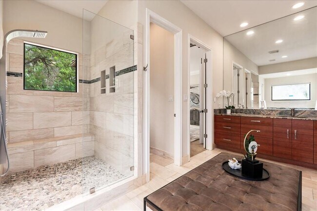 Building Photo - 37 Autumn Oaks Dr