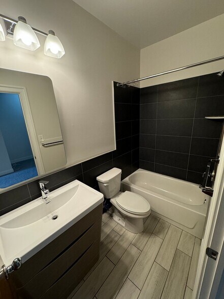 Building Photo - 4049 Spruce St