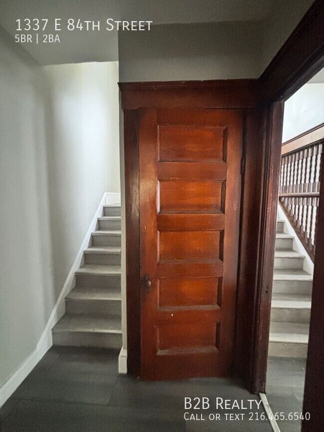 Building Photo - 1337 E 84th St